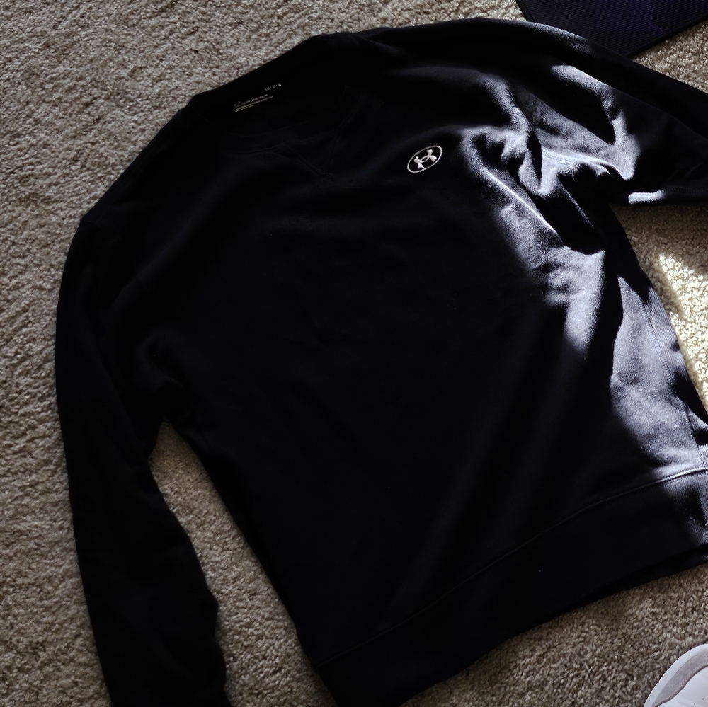Under Armour sweatshirt